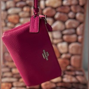 Coach  Double Corner Zip Wristlet Pebbled Leather Hot Pink Silver Zippers F87590